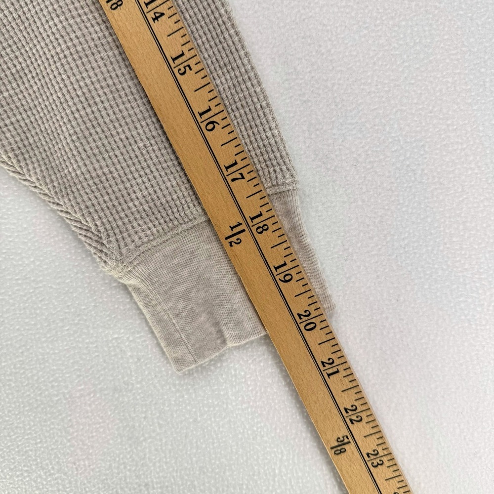 Uniqlo Waffle Knit Top Women Small Beige Long‎ Sleeve Thermal Crew Neck - Picture 8 of 8